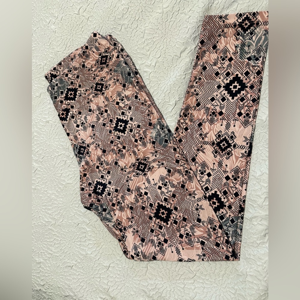 LuLaRoe Leggings - TC (Tall & Curvy) - Aztec Print